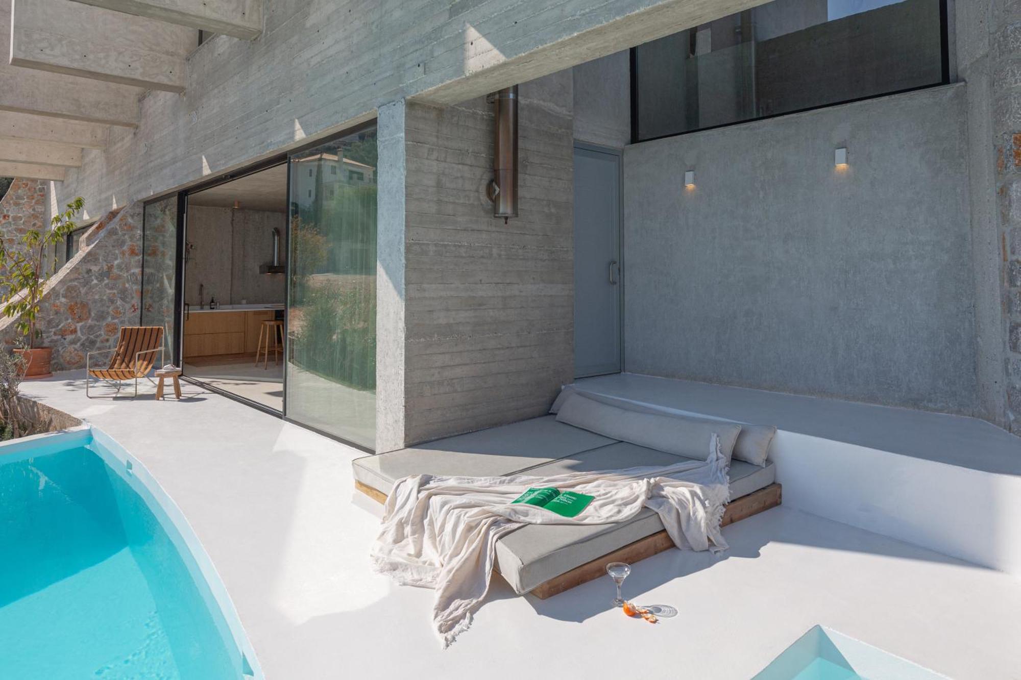 Villa Laspi / Petres