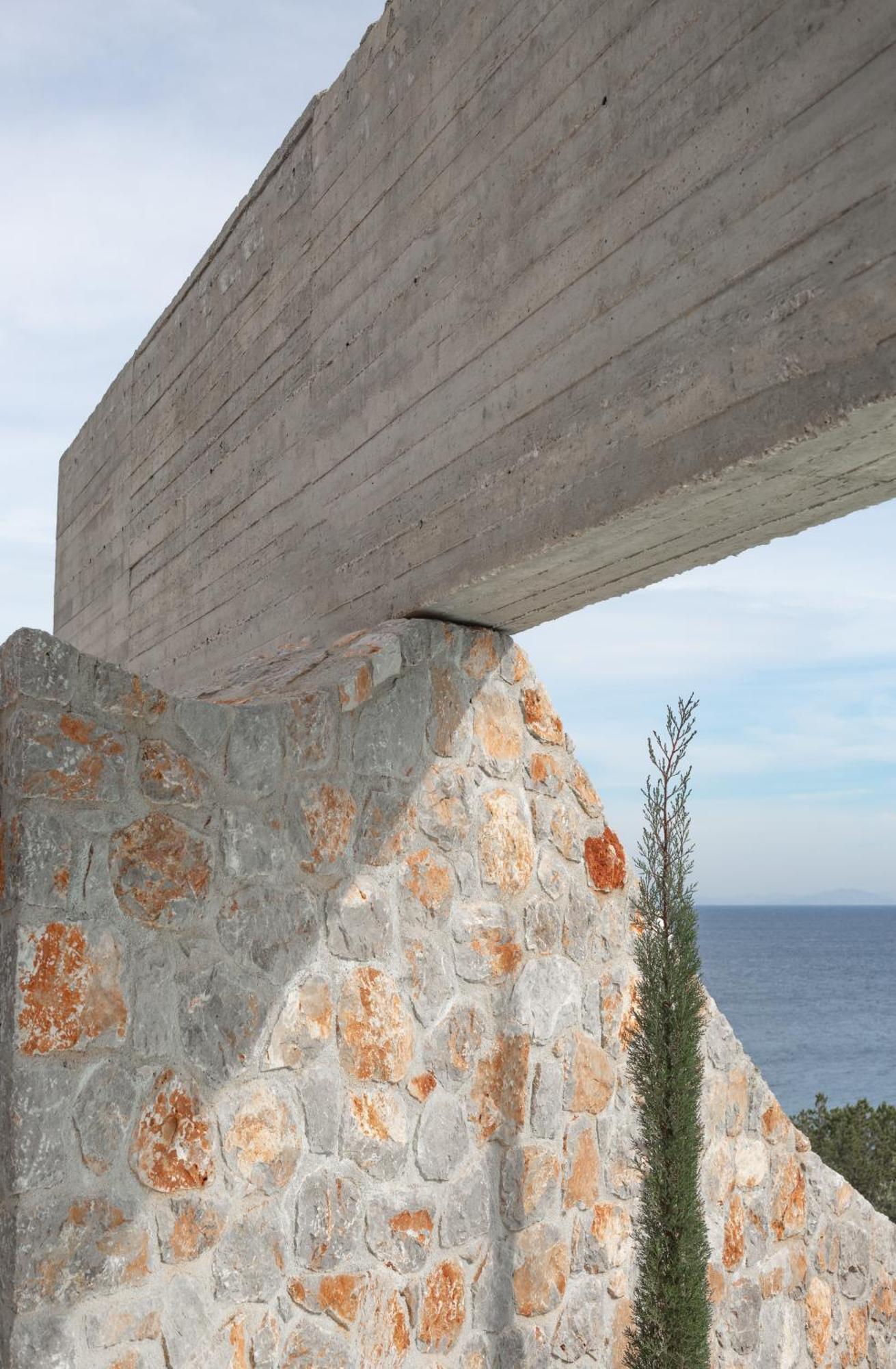 Villa Laspi / Petres
