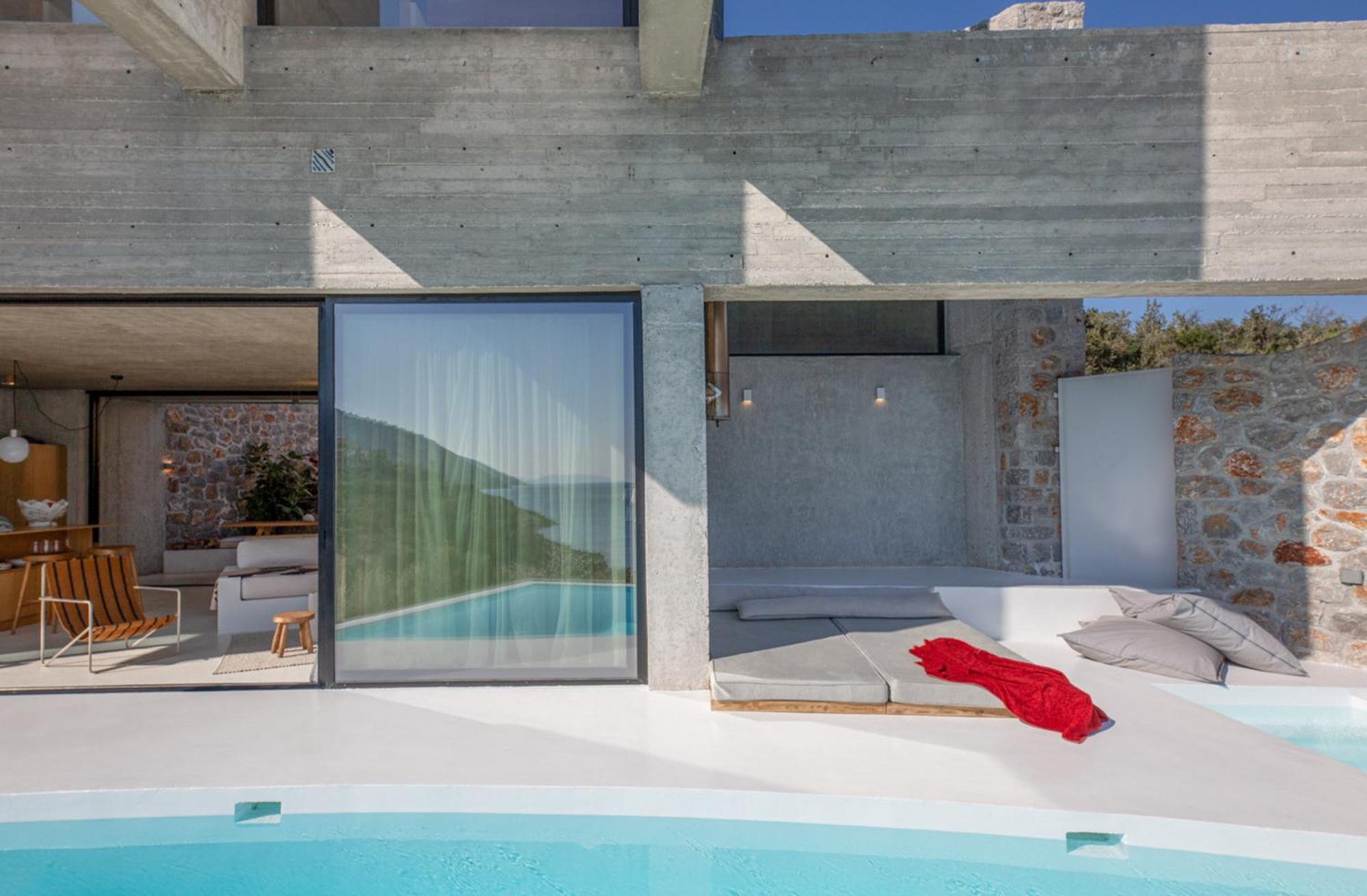 Villa Laspi / Petres Pefkali