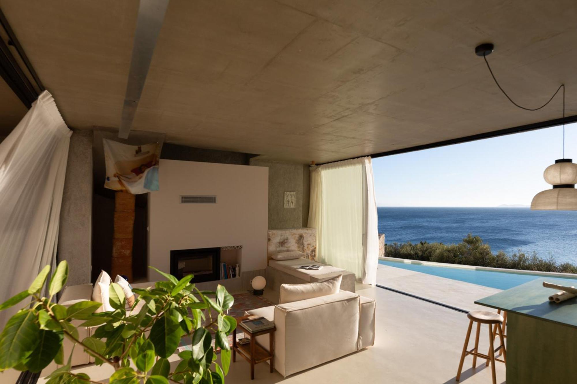 Villa Laspi / Petres *