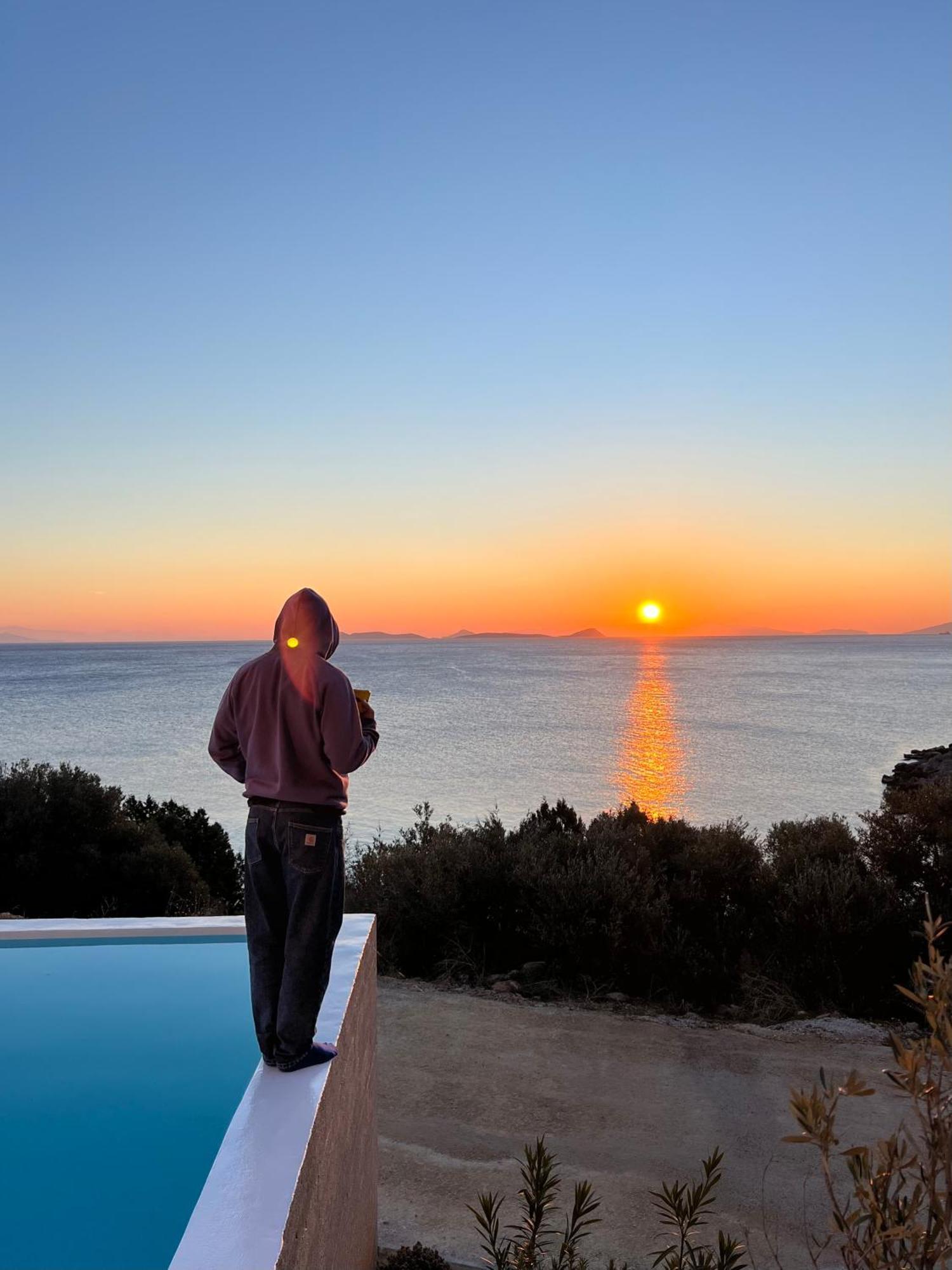 Villa Laspi / Petres *